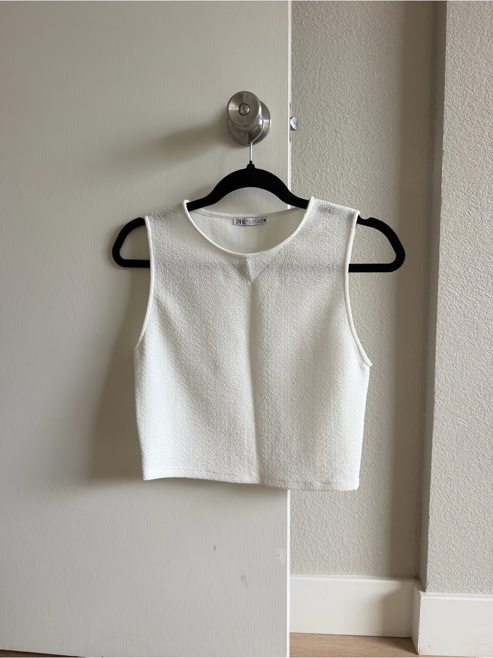 ZARA White Textured Knit Sleeveless Crop Top